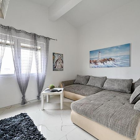 Apartment Razanac Nikola 2 エクステリア 写真